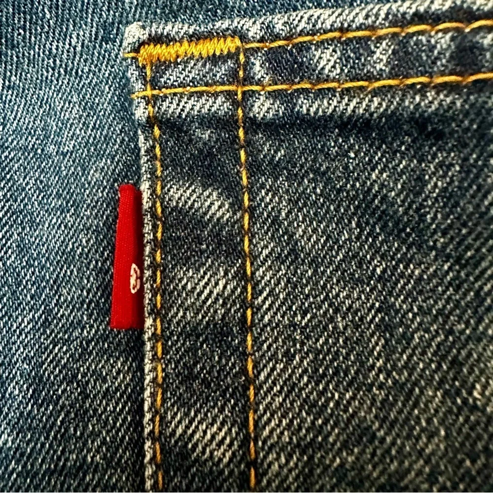 Levi's Relaxed Fit 505 Med Wash Denim Blue Jeans Classic Normcore Farmer Western
